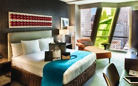 Thewit Chicago, A Hilton Hotel